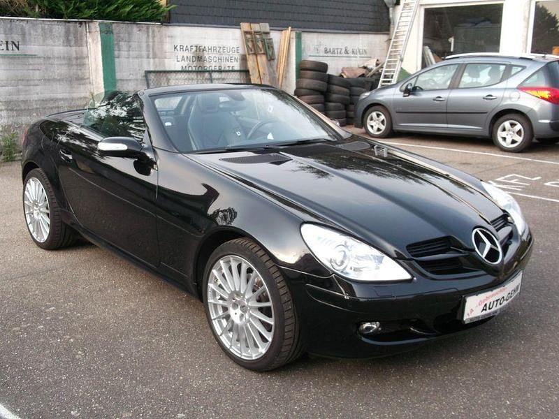 Schwarz Gebraucht 2008 Mercedes SLK200 Cabrio | 16.900 € (Teuer) - Bild 1/4