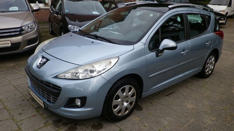 Inariblau (metallic) Gebraucht 2011 Peugeot 207 Tendance Kombi | 4.990 € (Teuer) - Bild 1/4