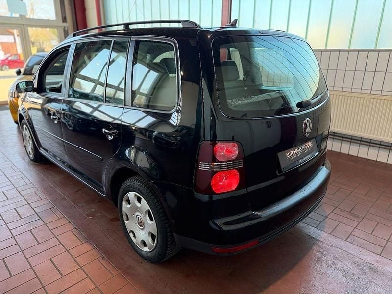 Gebraucht VW Touran Trendline 140 PS (102 kW) 2008 Schwarz Van / Kleinbus
