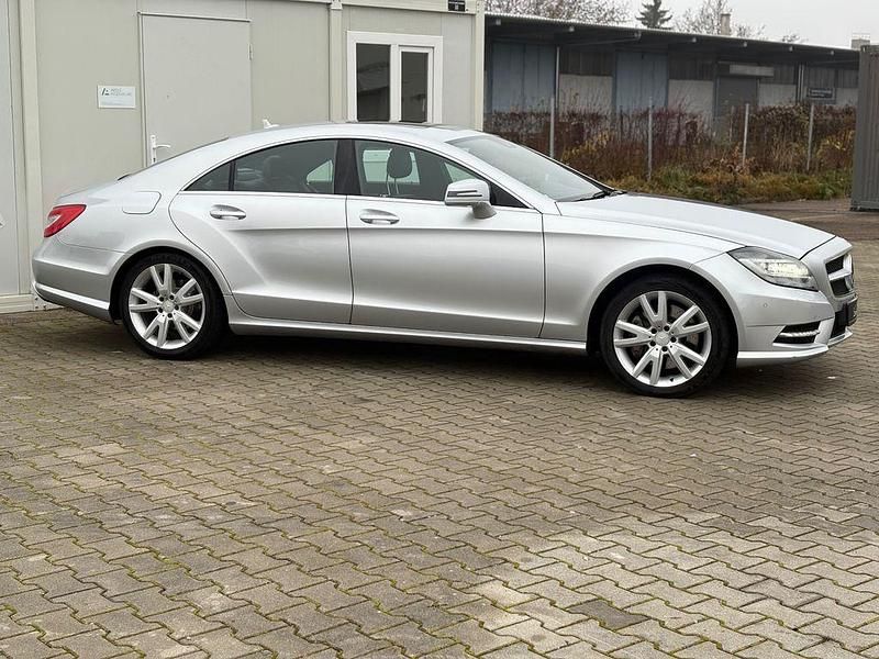 Gebraucht Mercedes CLS350 AMG line 265 PS (194 kW) 2012 Silber Limousine