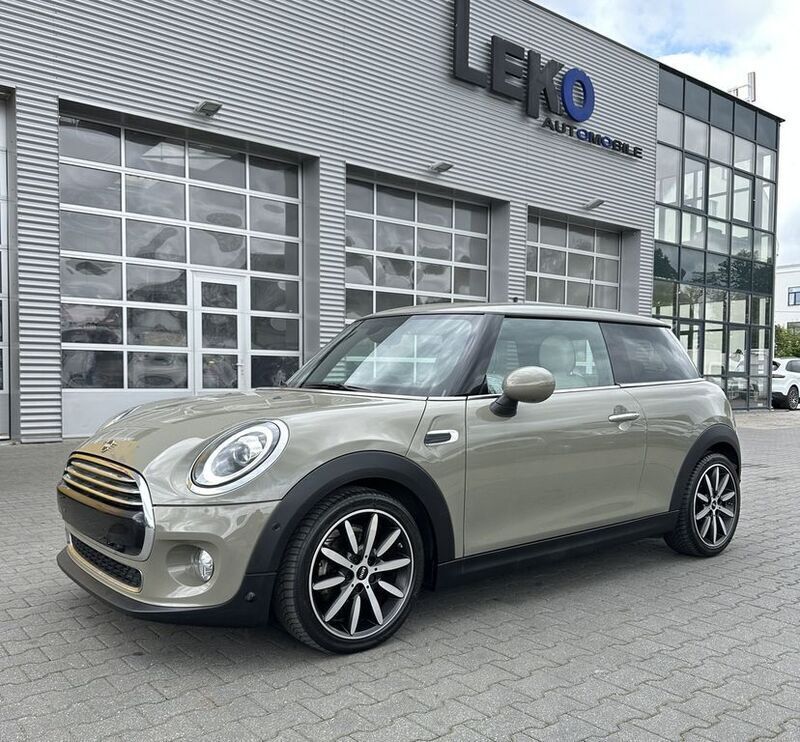 Grau Gebraucht 2019 Mini Cooper Kleinwagen | 19.950 € (Fairer Preis) - Bild 1/4