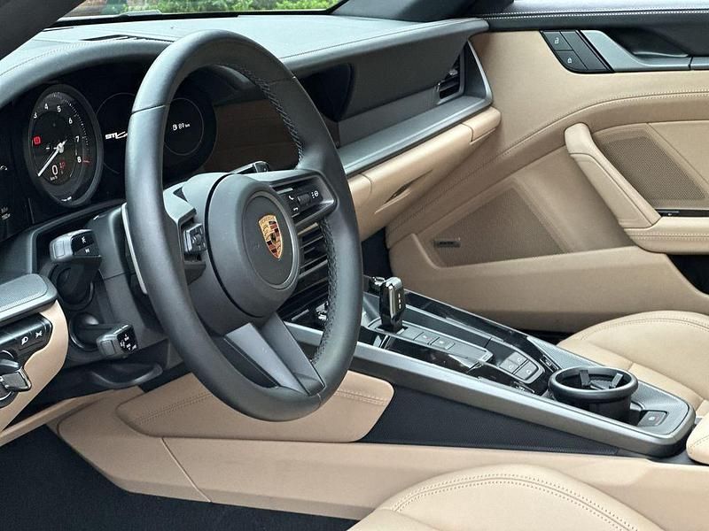 Kreide Gebraucht 2024 Porsche 911 Targa 4 Cabrio | 169.790 € - Bild 1/4
