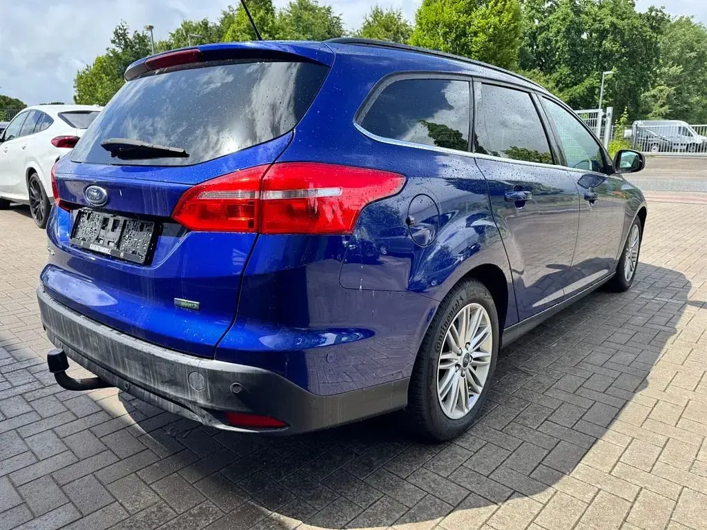 Gebraucht Ford Focus Cool & Connect 125 PS (91 kW) 2018 Blau Limousine