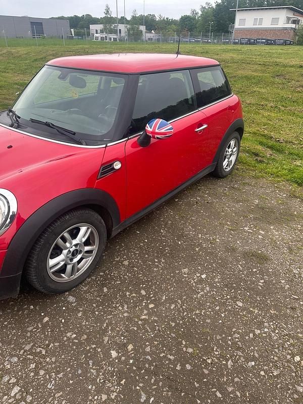 Gebraucht Mini Cooper 122 PS (89 kW) 2011 Rot Kleinwagen