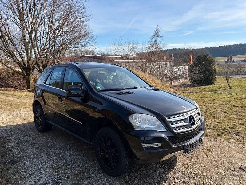 Gebraucht Mercedes ML350 231 PS (169 kW) 2010 Schwarz SUV