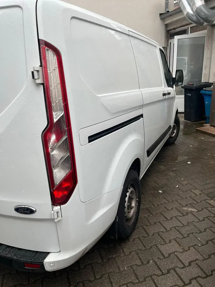 Gebraucht Ford Transit 105 PS (77 kW) 2021 Weiß Van / Kleinbus