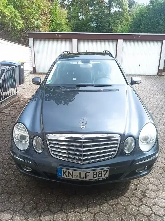 Gebraucht Mercedes E220 170 PS (125 kW) 2007 Grau Kombi