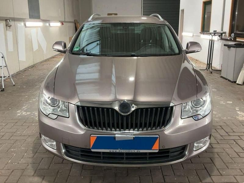 Gebraucht Skoda Superb 160 PS (117 kW) 2011 Violet Kombi