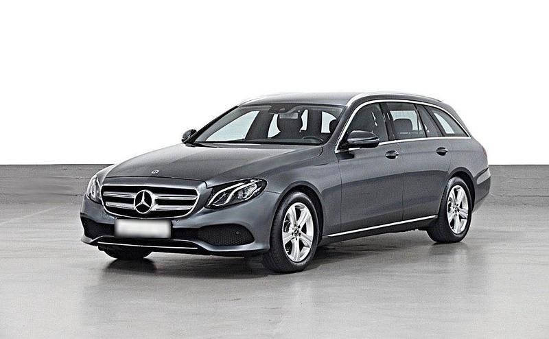 Gebraucht Mercedes E220 194 PS (142 kW) 2019 Grau Kombi