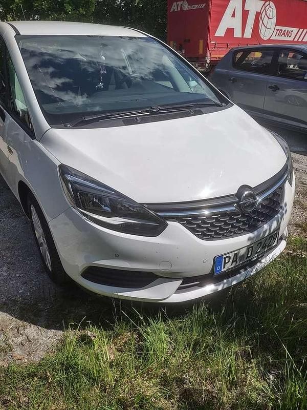 Gebraucht 2016 Opel Zafira Tourer Innovation Van / Kleinbus | 10.000 € (Teuer) - Bild 1/4