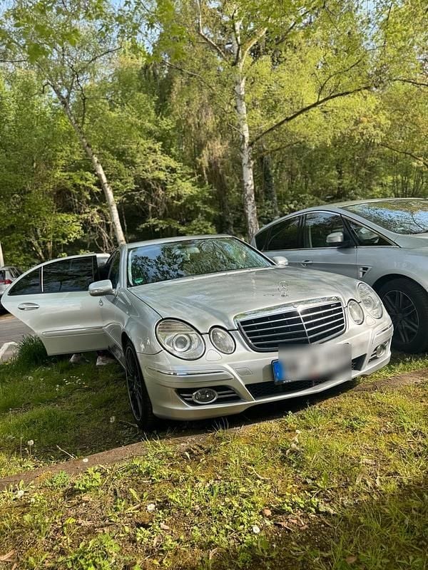 Gebraucht Mercedes E320 Avantgarde 224 PS (164 kW) 2006 Grau Limousine