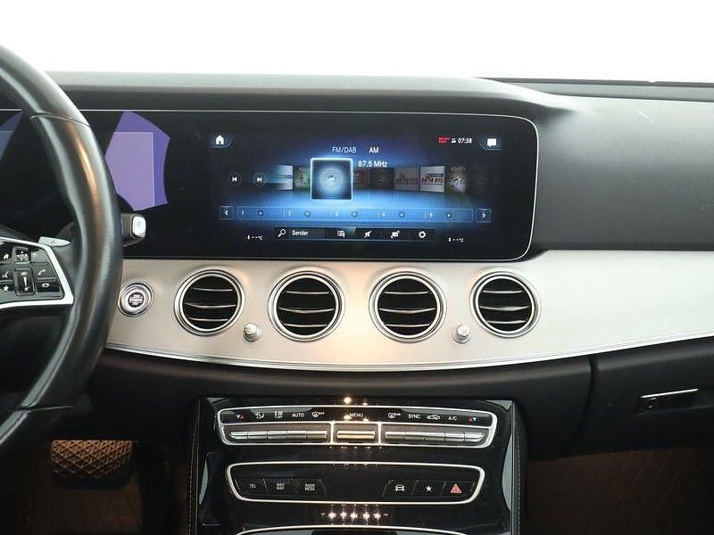 Gebraucht Mercedes E220 Avantgarde 200 PS (147 kW) 2022 Metalliclack graphitgrau (metallic) Kombi