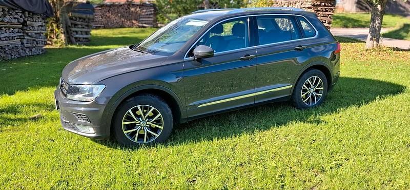 Grau Gebraucht 2016 VW Tiguan SUV | 17.999 € (Guter Preis) - Bild 1/4
