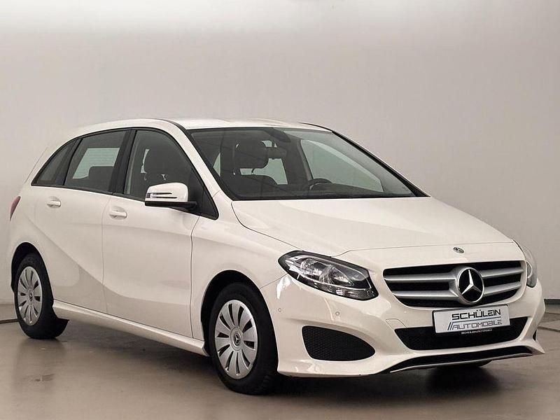 Gebraucht Mercedes B180 122 PS (89 kW) 2018 Weiß Van / Kleinbus