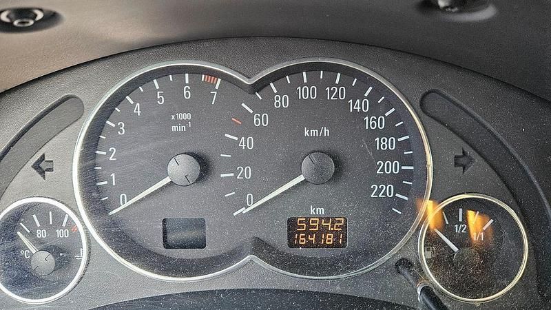 Gebraucht Opel Meriva 101 PS (74 kW) 2004 Rot Van / Kleinbus