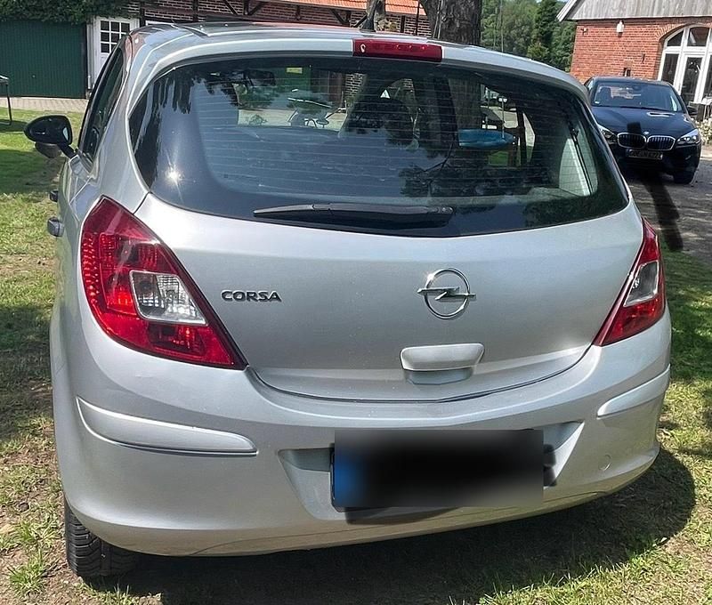 Używany Opel Corsa 80 KM (58 kW) 2009 Srebrny Hatchback