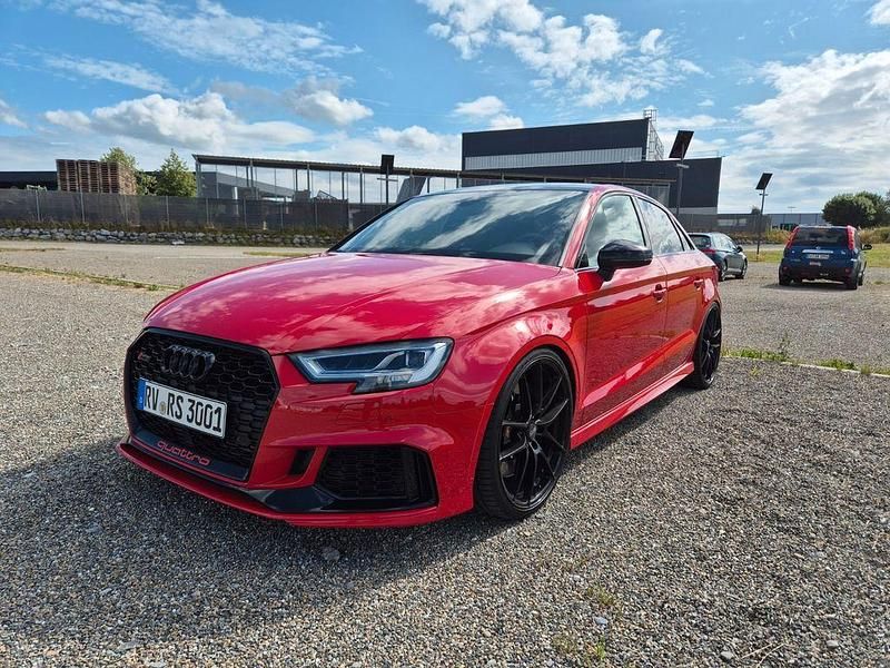 Rot Gebraucht 2020 Audi RS3 Ambiente Kleinwagen | 42.999 € (Guter Preis) - Bild 1/4