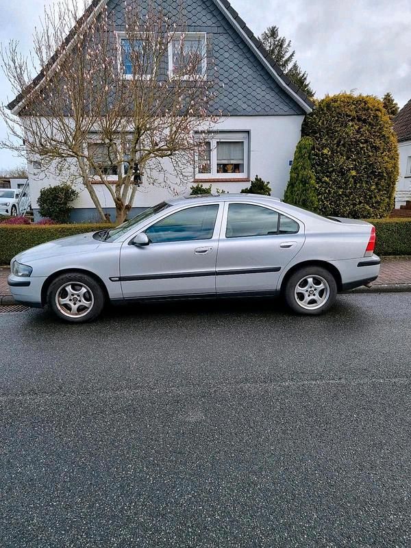 Gebraucht Volvo S60 143 PS (105 kW) 2002 Silber Limousine