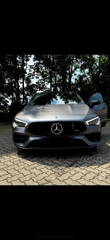 Grau Gebraucht 2022 Mercedes CLA35 AMG AMG Limousine | 45.900 € (Etwas zu teuer) - Bild 1/4