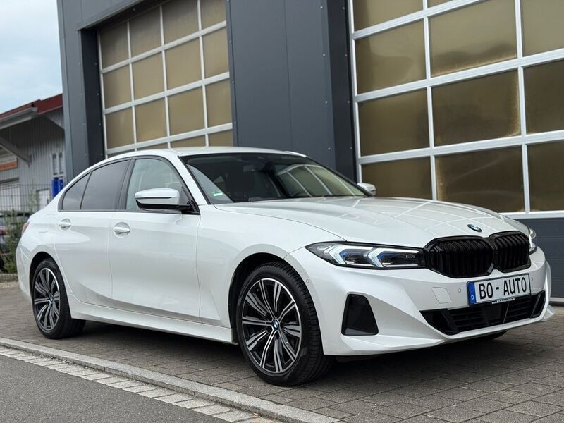 Mineralweiß metallic Gebraucht 2023 BMW 320 Sport Line Limousine | 37.500 € (Fairer Preis) - Bild 1/4