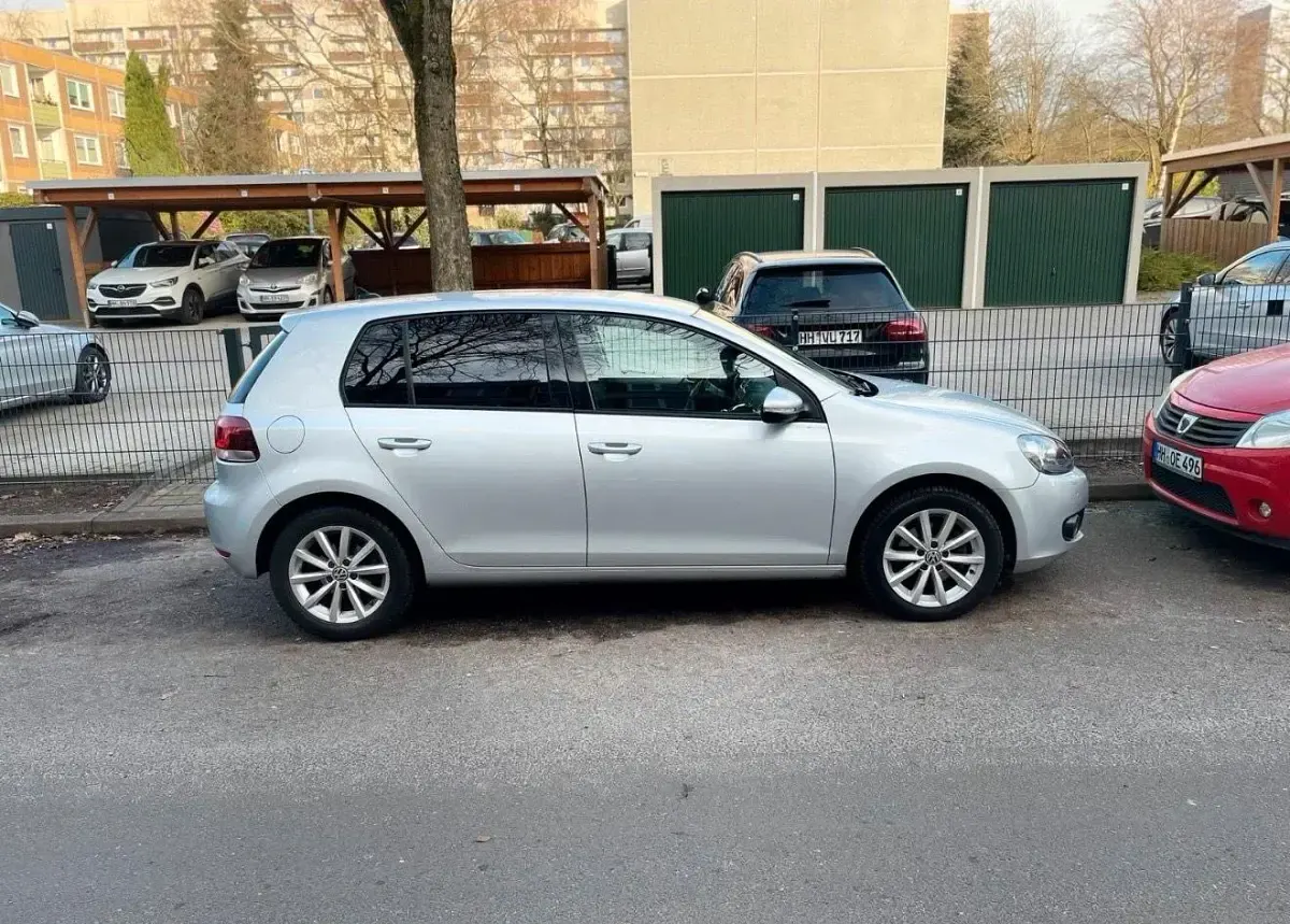 Gebraucht VW Golf VI 122 PS (89 kW) 2010 Grau Kleinwagen
