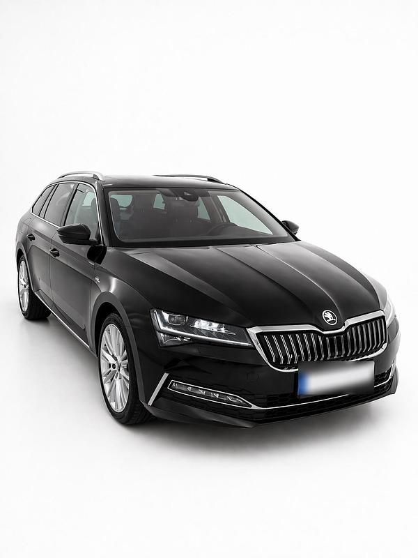 Używany Skoda Superb 218 KM (160 kW) 2021 Brązowy Kombi