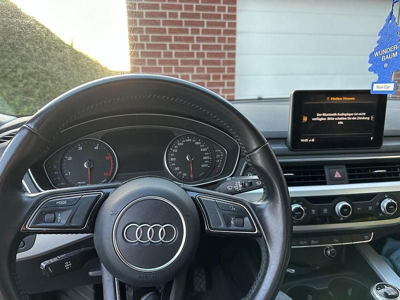 Gebraucht Audi A4 190 PS (139 kW) 2016 Grau Kombi