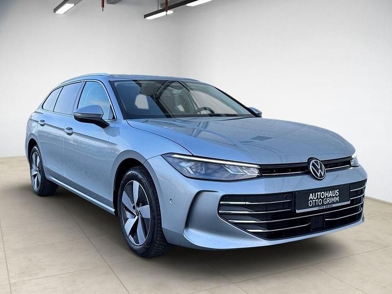 Gebraucht VW Passat Business 150 PS (110 kW) 2025 Silber Limousine