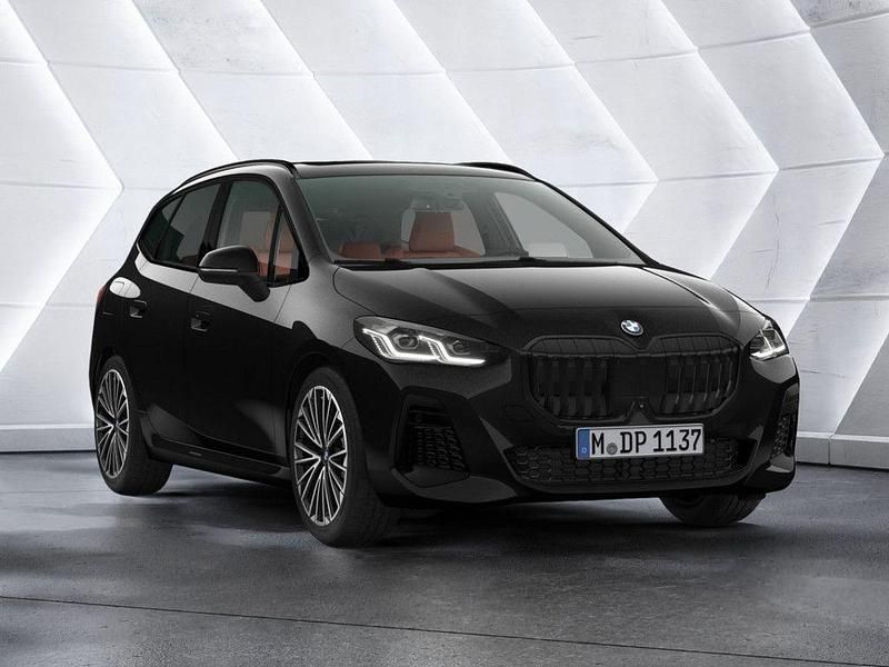 Neu BMW 220 Active Tourer M Sport 156 PS (114 kW) 2025 Black sapphire Van / Kleinbus