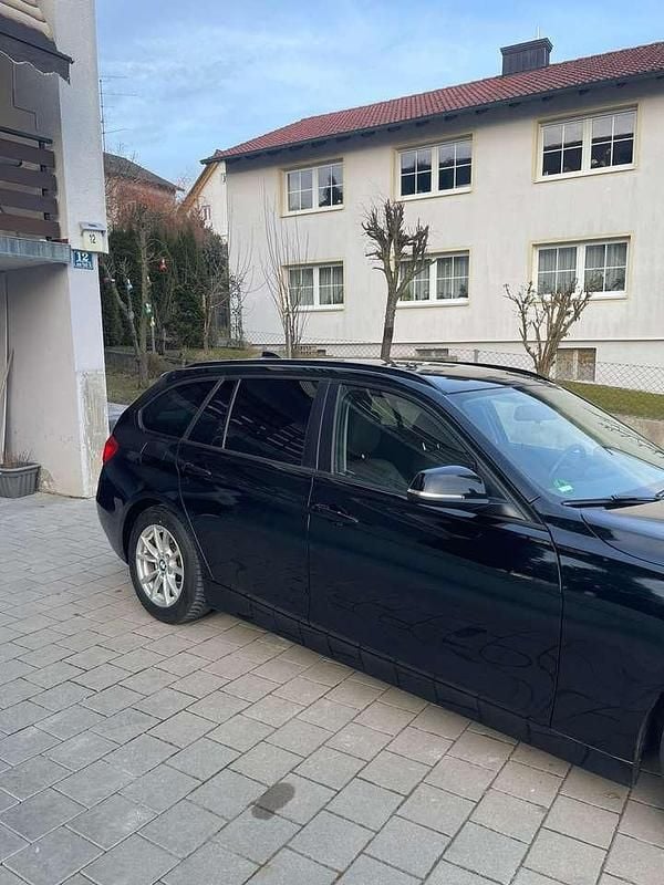 Gebraucht BMW 320 184 PS (135 kW) 2013 Schwarz Kombi