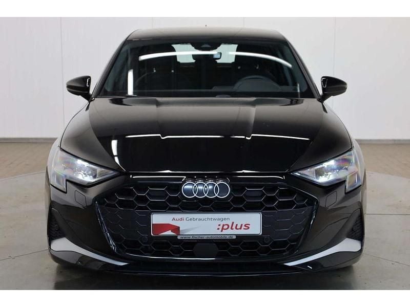 Second-hand Audi A3 Advanced 150 CP (110 kW) 2025 Negru Berlinǎ