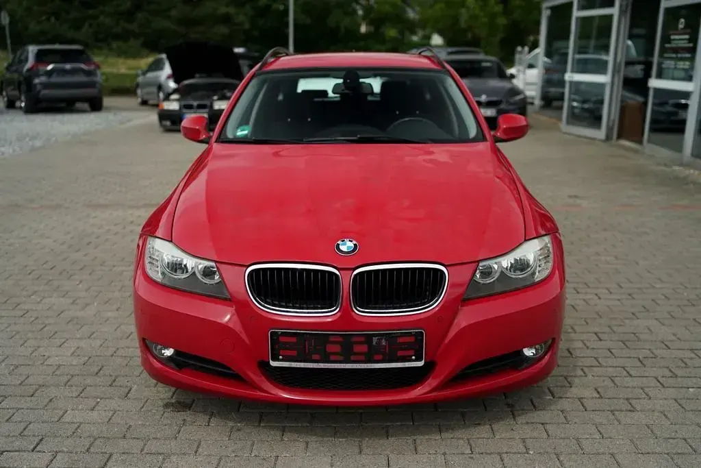 Gebraucht BMW 318 143 PS (105 kW) 2009 Rot Kombi
