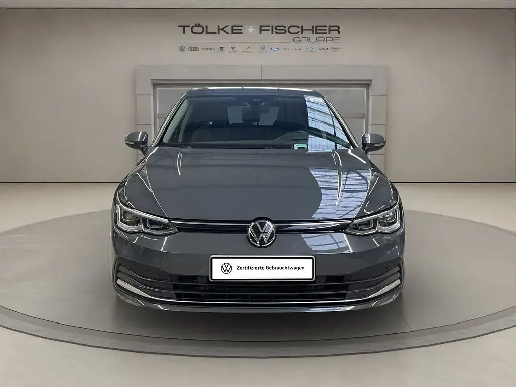 Gebraucht VW Golf VIII Active 150 PS (110 kW) 2022 Delfingrau (metallic) Limousine