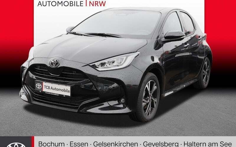 Schwarz Neu 2025 Toyota Yaris Hybrid Comfort Limousine | 27.489 € (Etwas zu teuer) - Bild 1/4