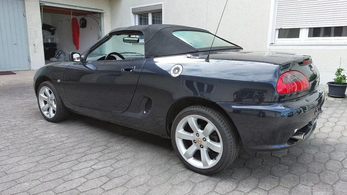 Gebraucht MG F 120 PS (88 kW) 2001 Schwarz Cabrio