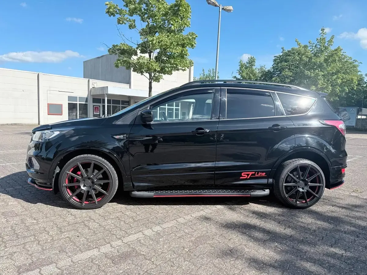 Gebraucht Ford Kuga ST-Line 179 PS (131 kW) 2019 Schwarz SUV