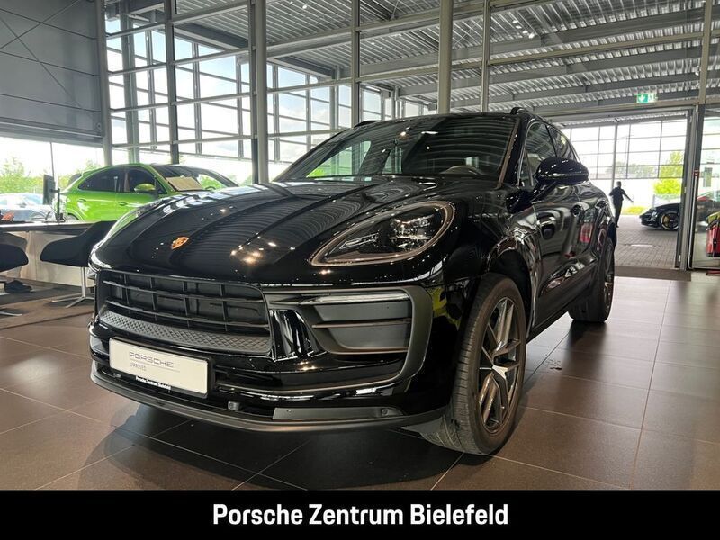 Schwarz Gebraucht 2024 Porsche Macan SUV | 81.700 € (Etwas zu teuer) - Bild 1/4