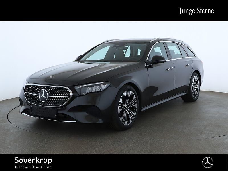 Grau Gebraucht 2024 Mercedes E220 Avantgarde Limousine | 44.822 € - Bild 1/4
