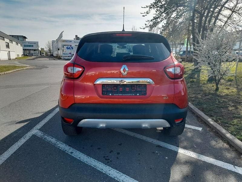 Second-hand Renault Captur 90 CP (66 kW) 2015 Roșu SUV