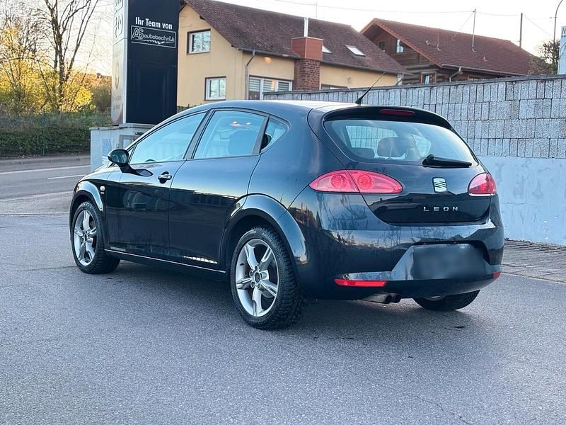 Gebraucht Seat Leon 125 PS (91 kW) 2009 Schwarz Kleinwagen