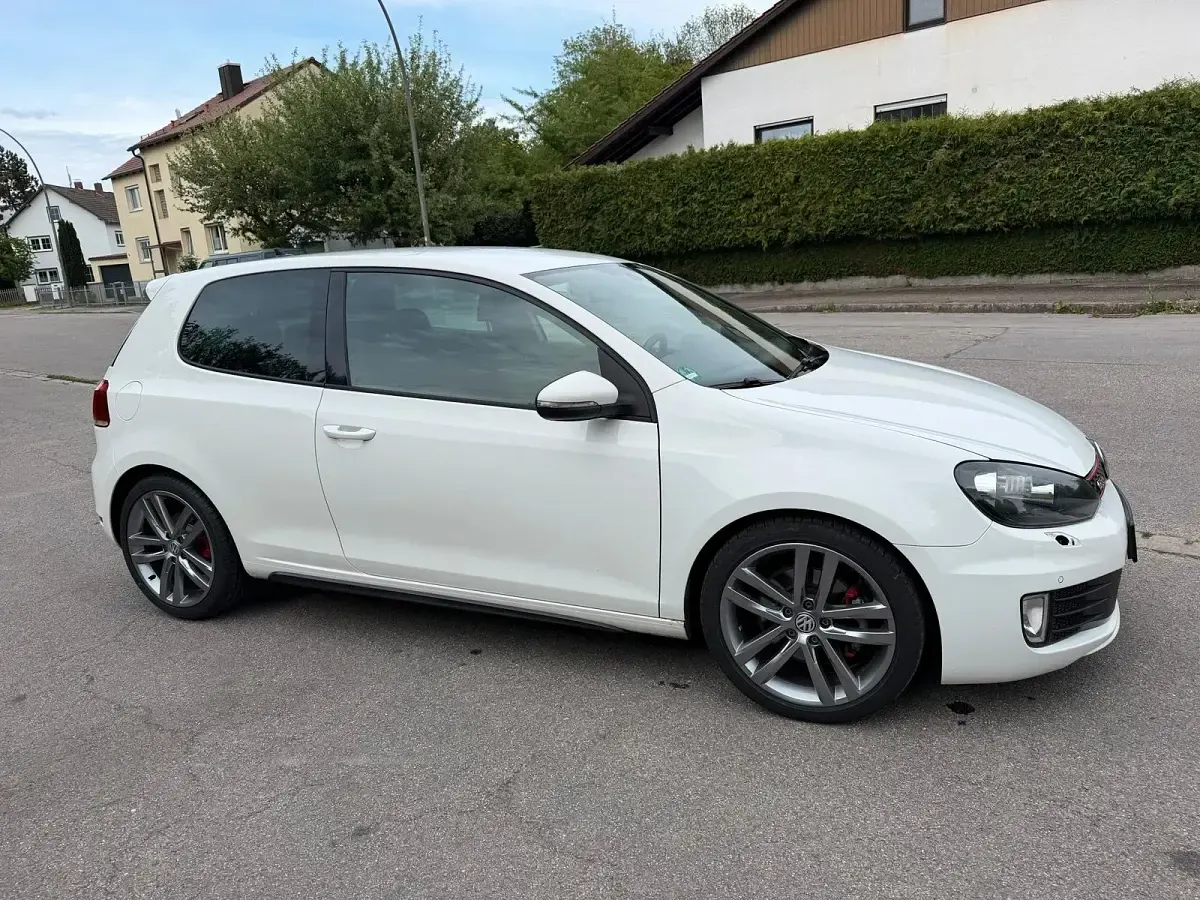 Gebraucht VW Golf VI GTI 211 PS (155 kW) 2011 Weiß Kleinwagen