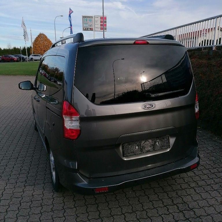Gebraucht Ford Tourneo Titanium 101 PS (74 kW) 2019 Grau Kombi