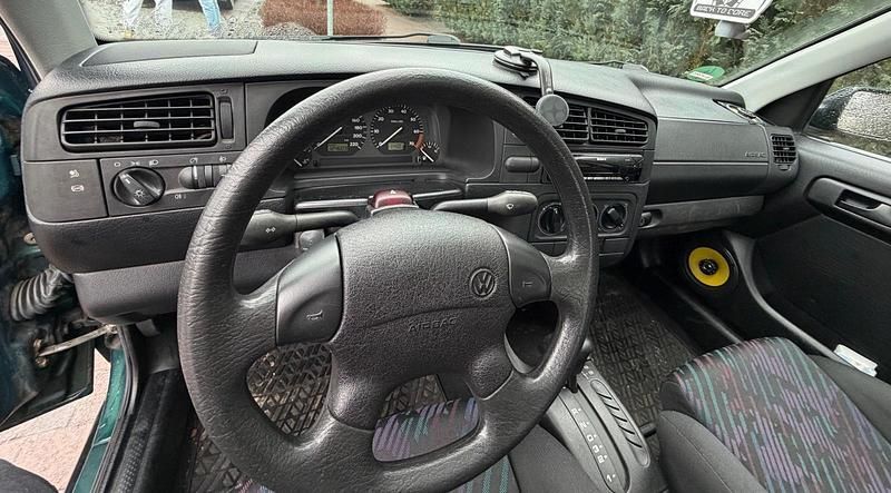 Gebraucht VW Golf III 90 PS (66 kW) 1996 Grün Kleinwagen