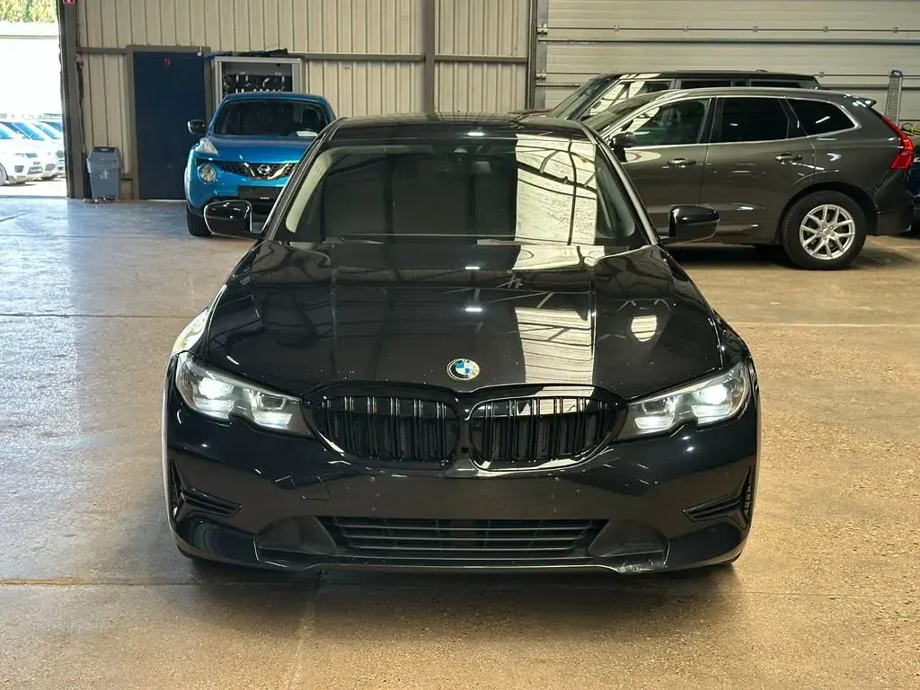 Gebraucht BMW 318 Advantage 150 PS (110 kW) 2019 Schwarz Limousine