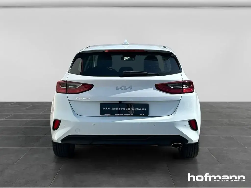 Gebraucht Kia Ceed Vision 160 PS (117 kW) 2022 Weiß Kleinwagen