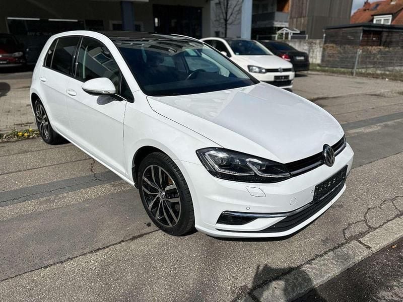 Gebraucht VW Golf VII Highline 150 PS (110 kW) 2018 Weiß Kleinwagen