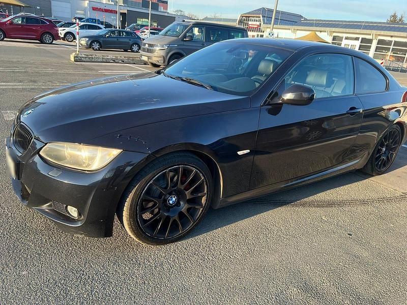 Second-hand BMW 320 184 CP (135 kW) 2010 Albastru Coupe