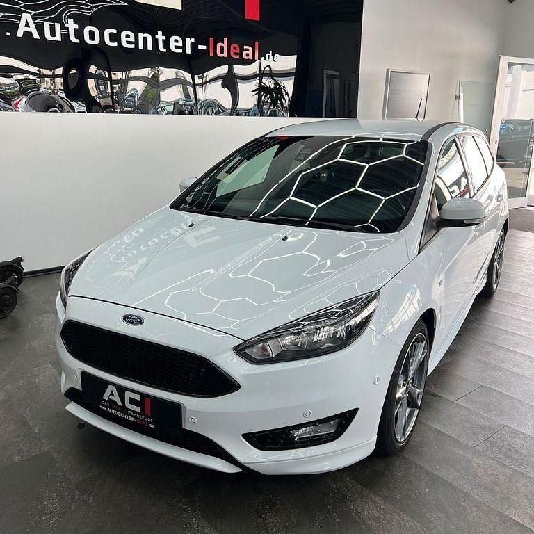 Gebraucht Ford Focus ST-Line 182 PS (133 kW) 2018 Weiß Kombi