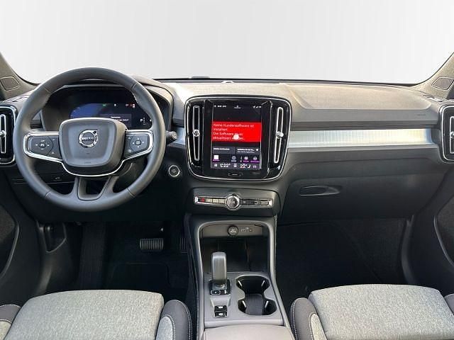Neu Volvo XC40 Core 163 PS (119 kW) 2025 Metallic (silber SUV