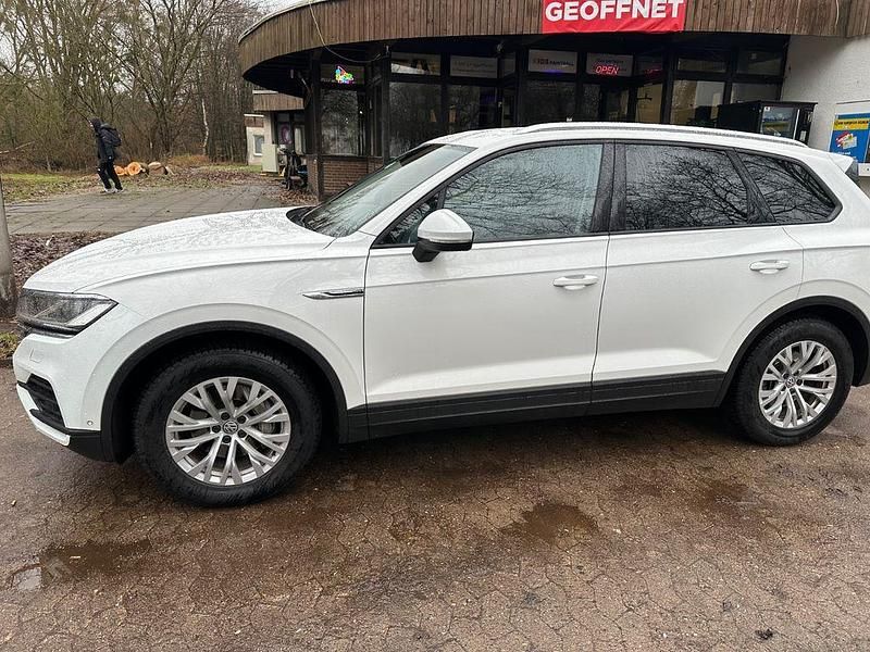 Gebraucht VW Touareg 231 PS (169 kW) 2019 Weiß SUV